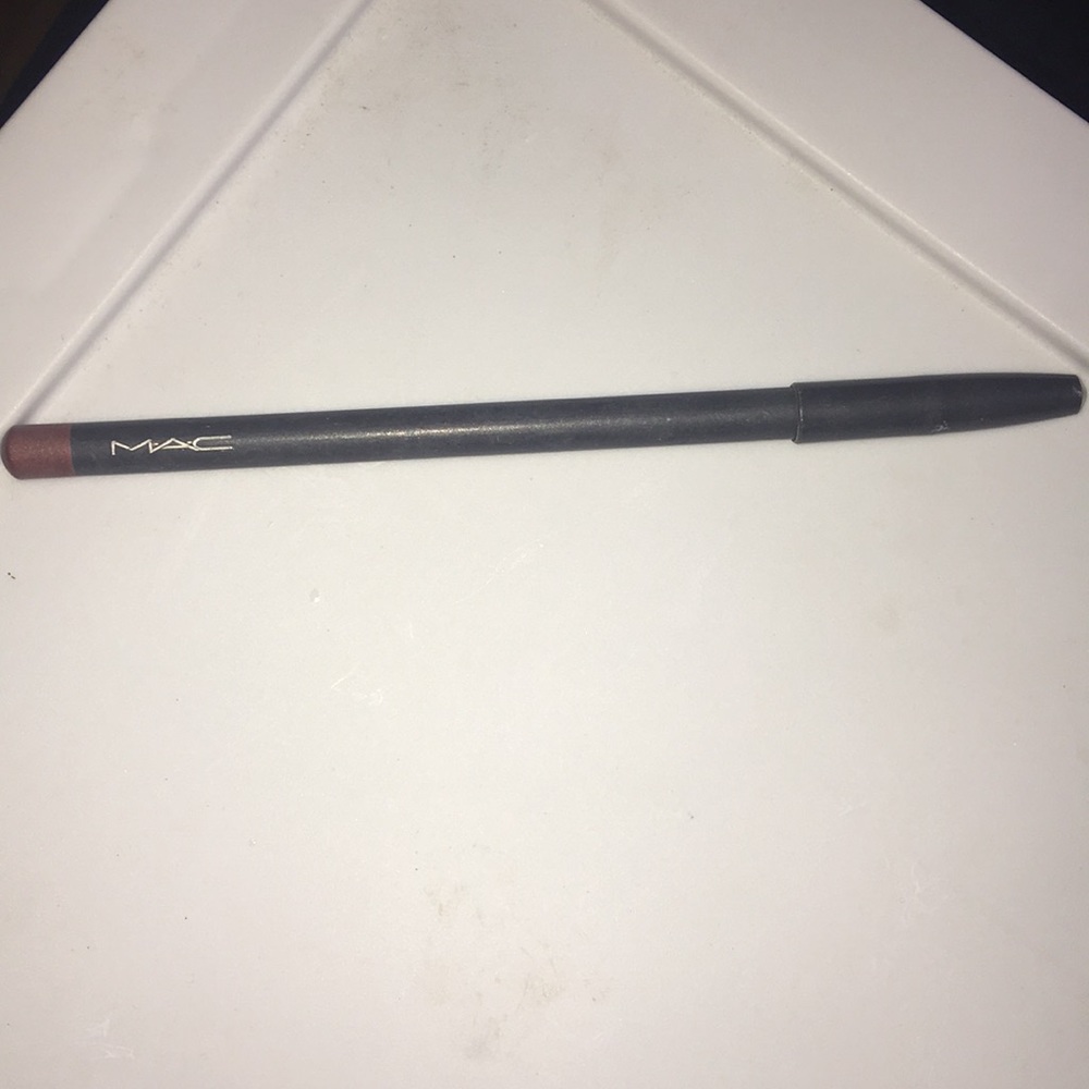 MAC lip pencil